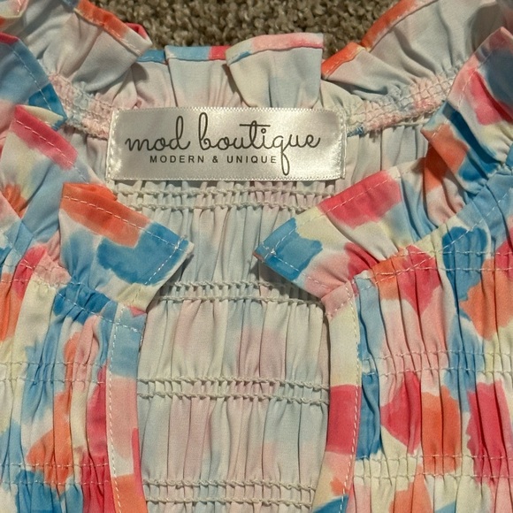 Colorful Ruffled Blouse - Picture 2 of 5